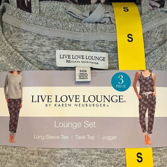 Karen Newburgh three piece woman pajama set. size small - Picture 2 of 3